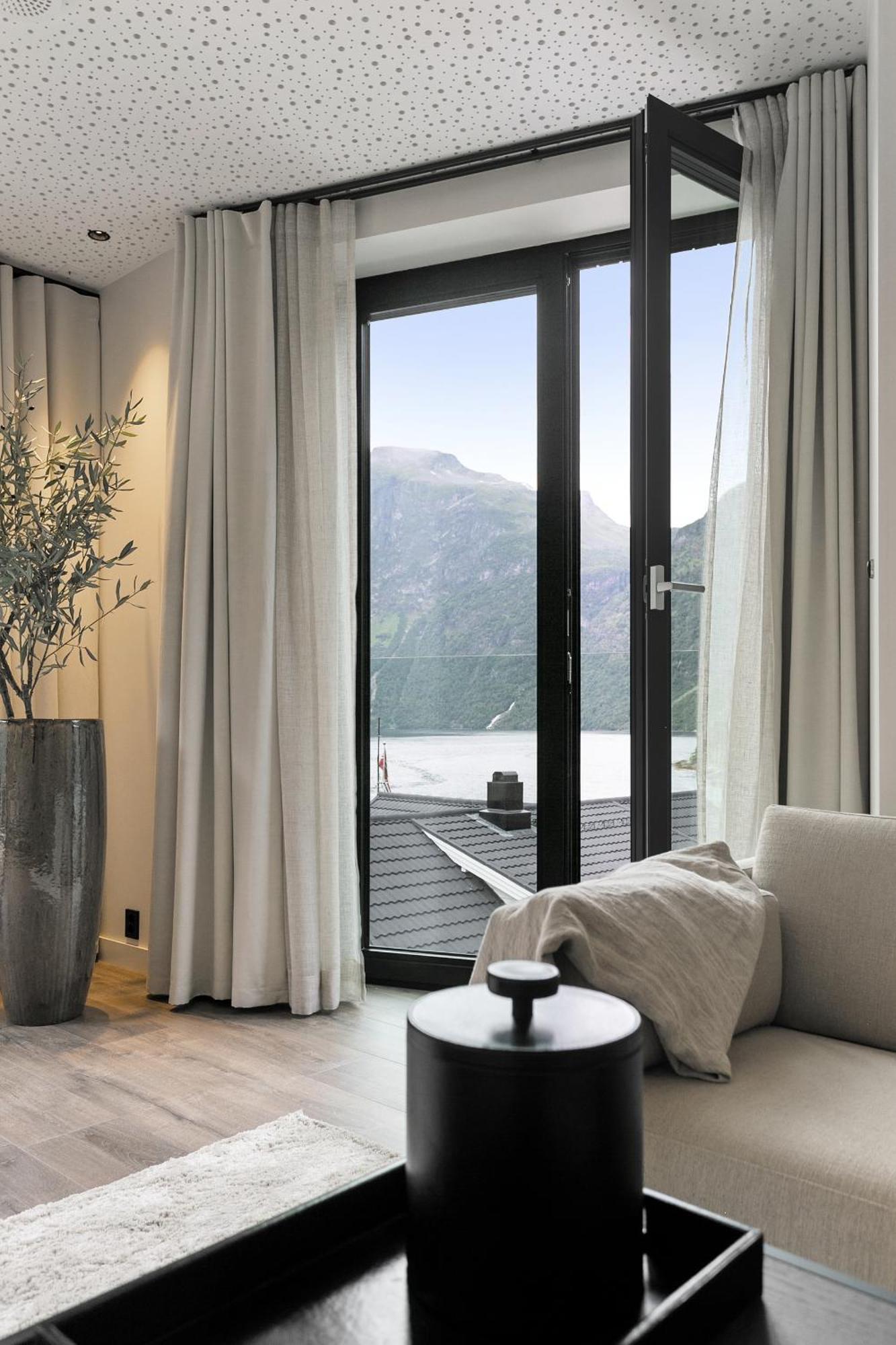 Hotel Grande Fjord 4*